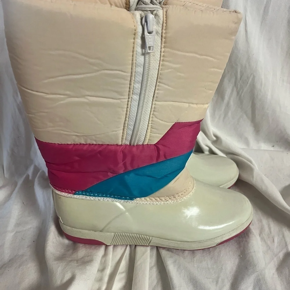 Vintage mudkats pink white and blue size 8 snowboots or mud boots